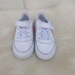 Kids Nike court bourough white/pink animal print girls  sz 9